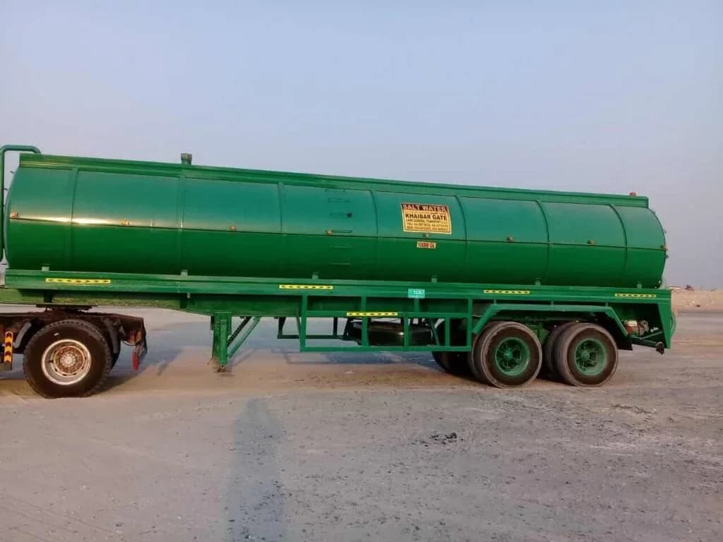 Salt water tanker for rent in Abu Dhabi